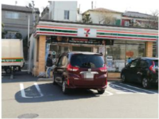 セブンイレブン多摩諏訪越通り店まで徒歩11分
