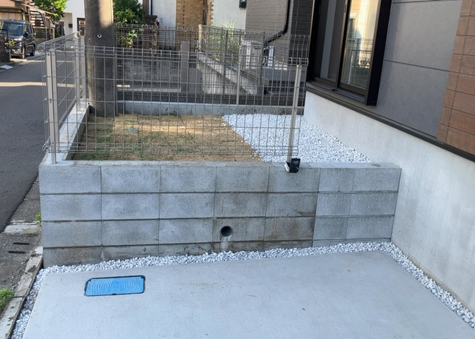 庭があることでガーデニングや家庭菜園はもちろん、こどもの遊び場やペットを放して遊ぶことができます。また、家の周囲に余裕があるということです。隣地との間があれば、十分な日当たりと、風通しが確保できます。