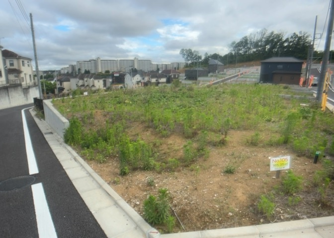 土地探しをしていると都市計画区域という言葉を目にすると思います。法律によって、都道府県知事や国土交通大臣が指定するエリアのことを指しており、都市計画区域は市街化区域と市街化調整区域に分けられています。