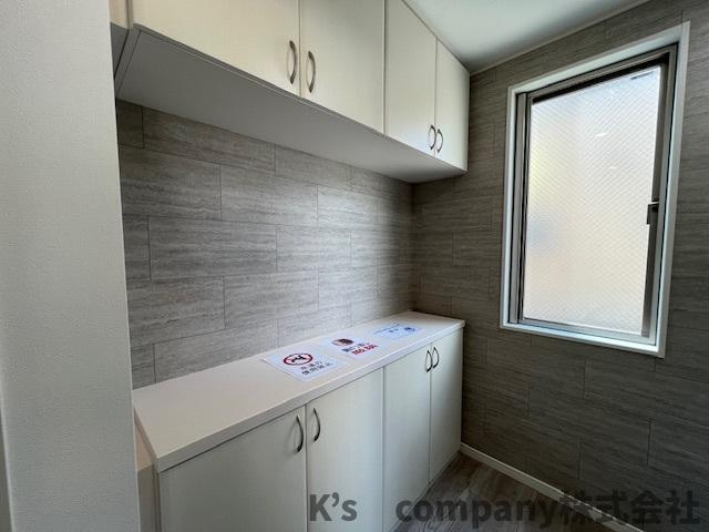 玄関収納スペースあります☆