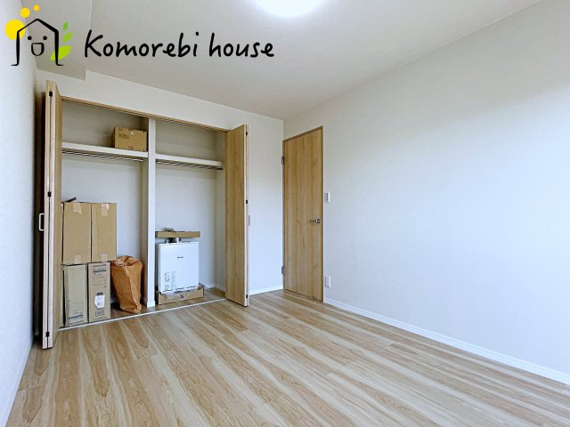 開放的な寝室です