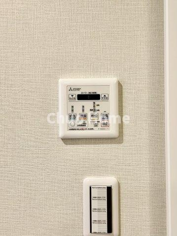 【浴室乾燥機】暖房・冷風・換気・乾燥が可能です。毎日を快適に過ごせるうれしい機能が揃っています。雨の日の洗濯物も安心です。