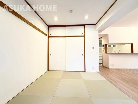 実は和室にもキッチンにも床下収納有り便利なお部屋作りがされています。