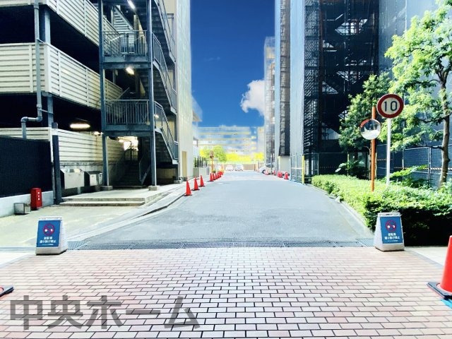 【敷地内駐車場】最新の空き状況や費用などの詳細は担当スタッフまでお問い合わせください。