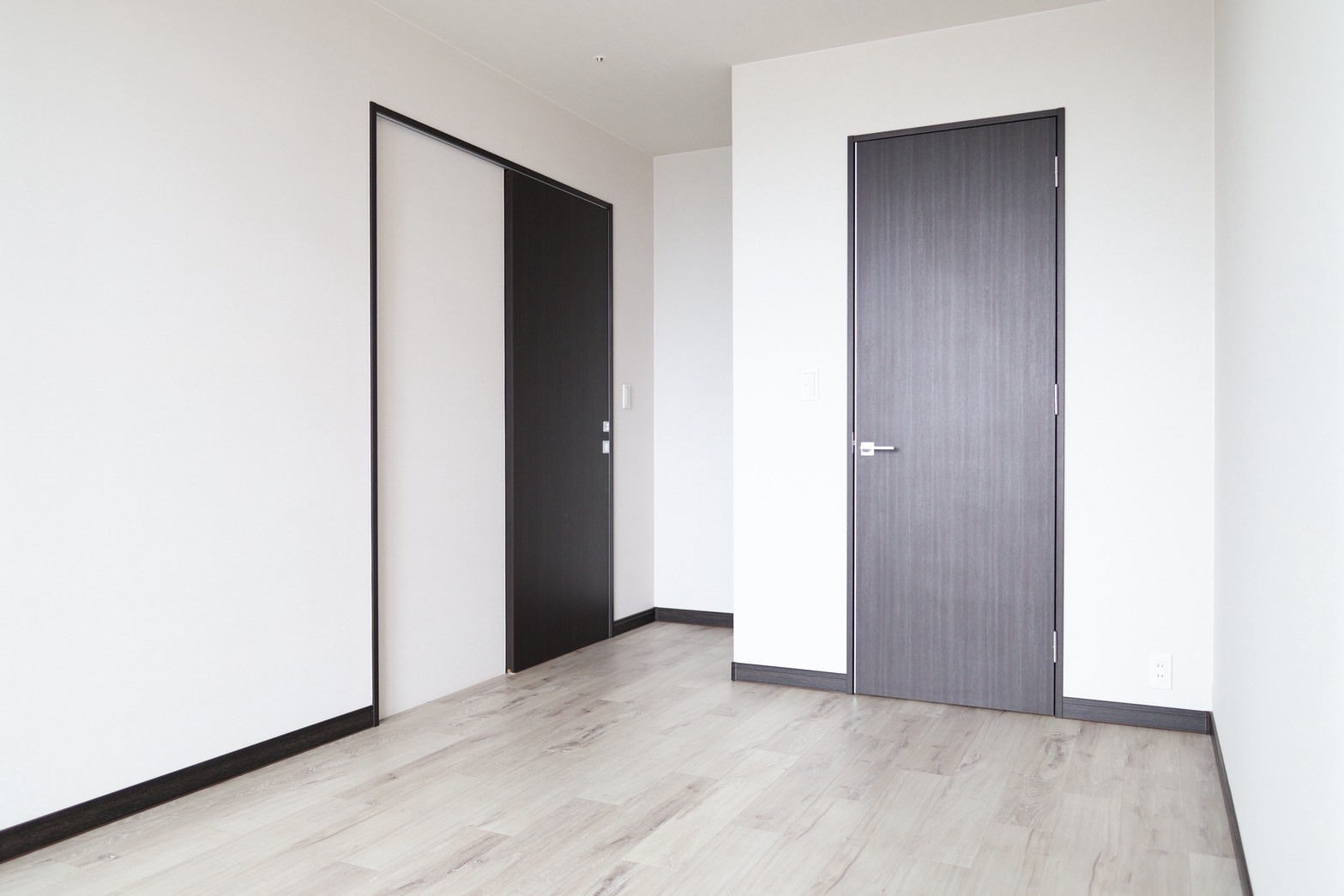 【洋室？】WICがあるのでお部屋のレイアウトなど楽しんで頂けます☆