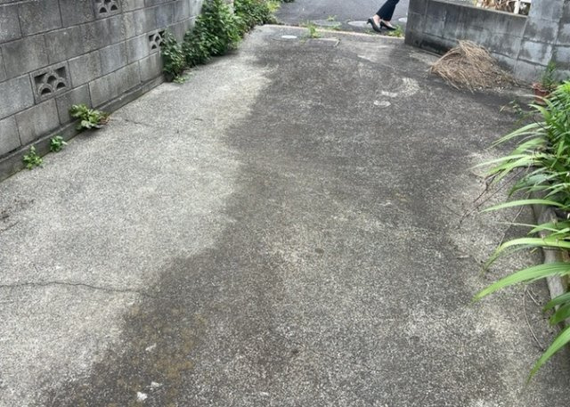 駐車場と明記されていても、最小スペースでつくられた駐車場だと大型車は駐車できなかったり、出入りしにくくなったりする可能性があります。お車のサイズと購入したい物件の駐車場のサイズを現地で確認しましょう。
