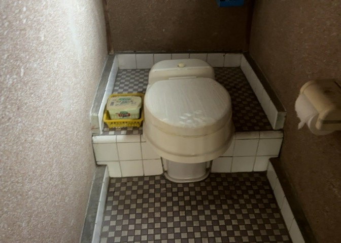 トイレは大きさや形、機能、抗菌性などが異なる多種多彩なタイプが各メーカーから出ています。それぞれに良さがあるため、事前にどういったタイプのトイレがいいのかをご家庭内で決めて、内見に行くといいでしょう。