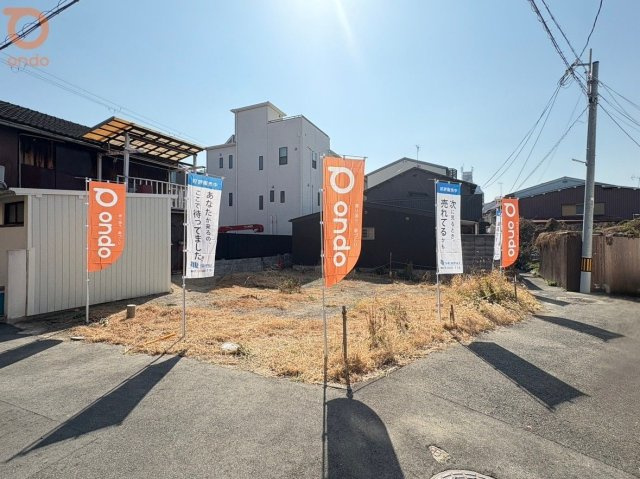 【現地土地写真】明るく開放的な北西角地◎　■最寄り駅・バス停ともに近く利便性◎
