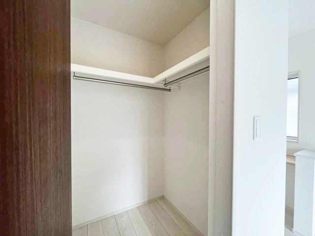 2階7.0帖には大量収納ウォークインクローゼットがあります。