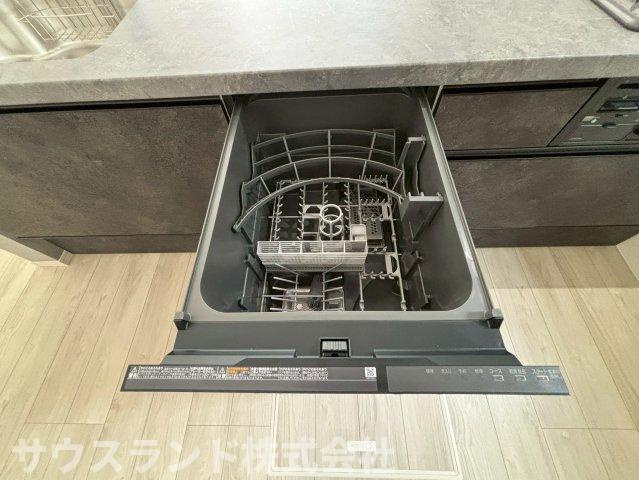 時短も節水もかなう食洗機付きで忙しい家事をサポート。食器洗いによる手荒れの心配もございません。