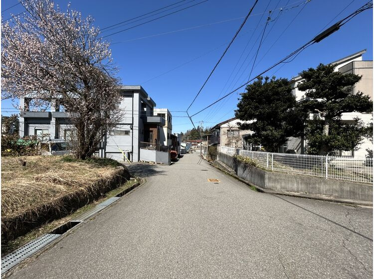 前面道路北東側