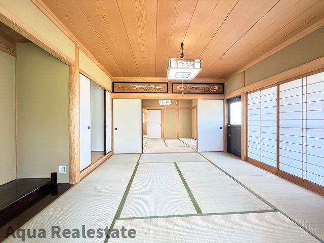 日本らしい落ち着いた雰囲気の和室です