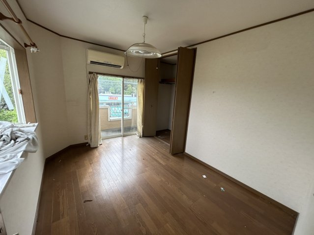 眺望を気にして物件を探す場合、前面に建物が建っていないか現地で確認しましょう！前面に建物があると景色はもちろん、日当たりや風通しにも影響が出てきます。住んだ時のことを想像しながら現地見学をしましょう。