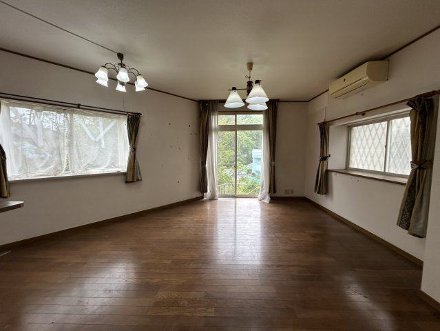 こちらのリビングで趣味の時間をお楽しみください