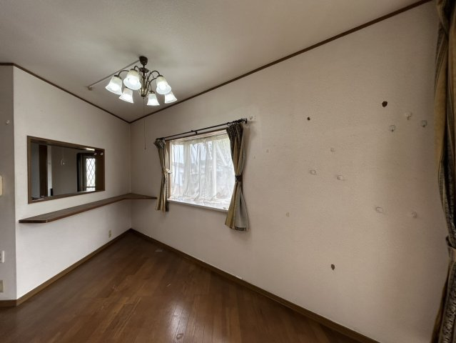 入浴時の快適さも大事なことですが、綺麗な状態を維持できなければ気持ちよく入浴できません。毎日の掃除が楽という点は大事なポイントになります！カビが生えにくく掃除がしやすい、壁や浴槽を選ぶといいでしょう。