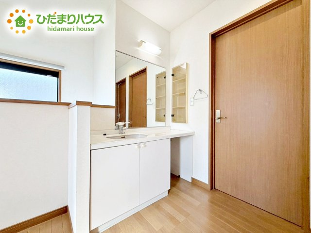 2階にも洗面台がございます！