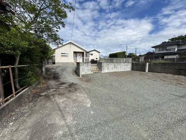 砕石敷で管理も簡単です！
