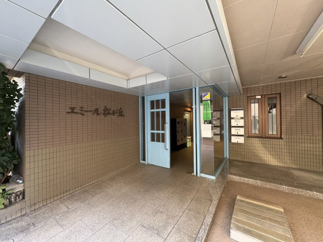 落ち着きのあるエントランス