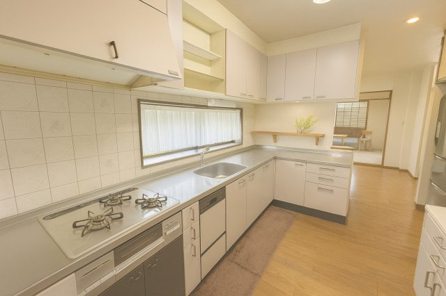 作業台が広いため、効率よく調理が楽しみになります