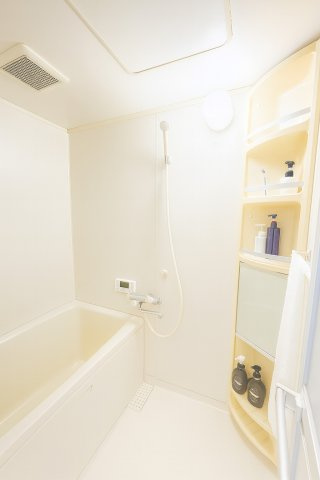 落ち着いた空間のお風呂です