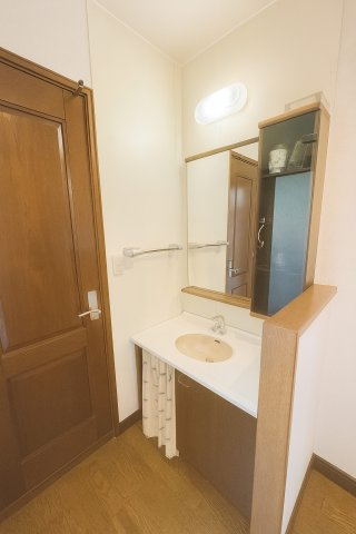 上質な洗面空間がゆとりの時間を演出