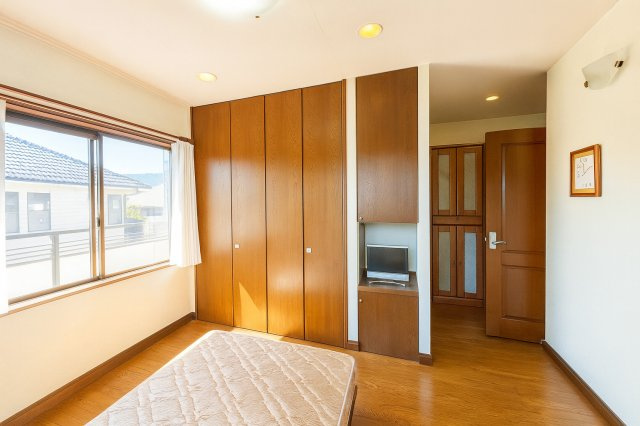 明るい洋室です