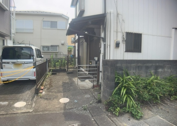 物件の詳細については、現地を見てわかること以外に、役所や法務局などで調べないとわからないことがあります。そのため、現地に行く場合は、もしこの物件を買ったらどのような生活ができるかをイメージしましょう。