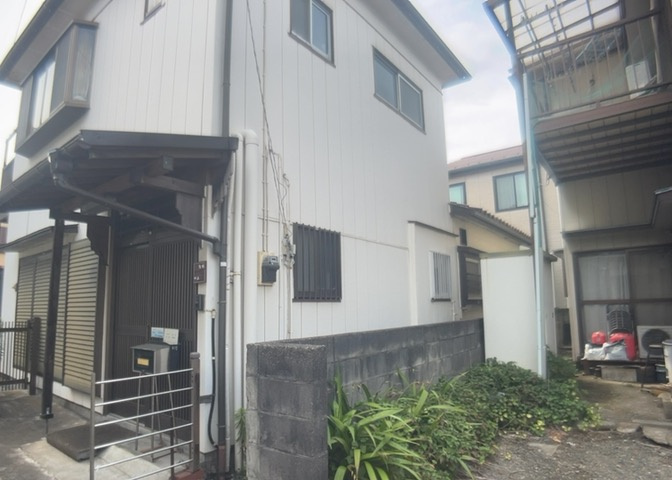 人が暮らすうえで日光は大切な要素となります。日当たりの良さは譲れないポイントですね。併せて近くに大きな建築物の建築予定がないか、あるいはそれが可能な土地が近くにないか事前に確認することもお勧めします。