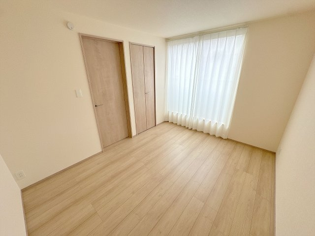 居室5.62帖。子ども部屋などにいかがでしょうか。