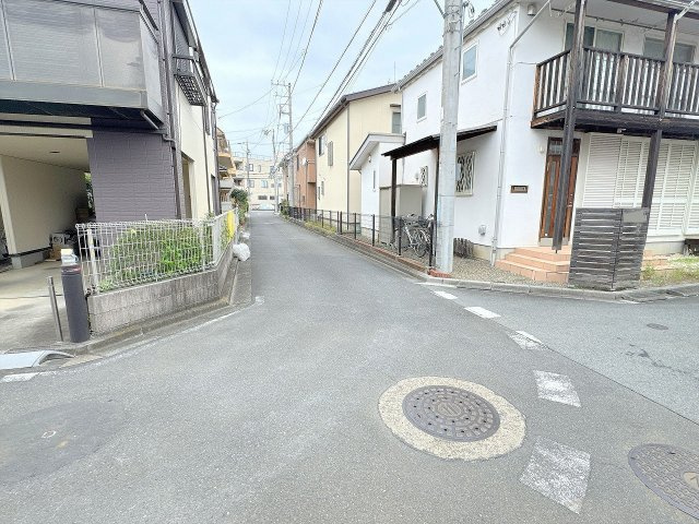 前面道路（北）