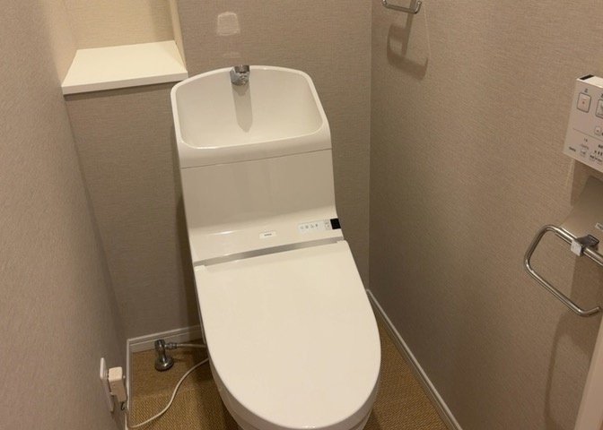 トイレは大きさや形、機能、抗菌性などが異なる多種多彩なタイプが各メーカーから出ています。それぞれに良さがあるため、事前にどういったタイプのトイレがいいのかをご家庭内で決めて、内見に行くといいでしょう。