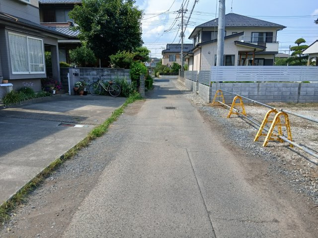 西側幅員約3ｍ公道に約10.2ｍ接す