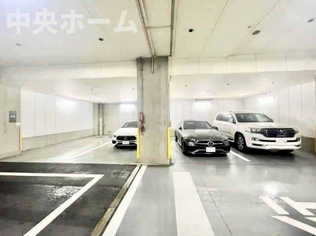 【敷地内駐車場】最新の空き状況や費用などの詳細は担当スタッフまでお問い合わせください。