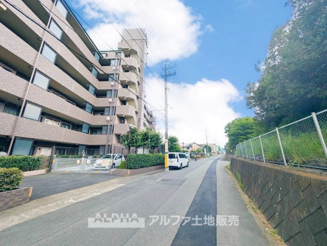 【A　cozy　space】◆余白のある暮らし◆　人を招いても、ひとりで過ごしても心地よい住空間。　温もりを感じるこの場所が、暮らしの輪郭をやさしく描いていく。