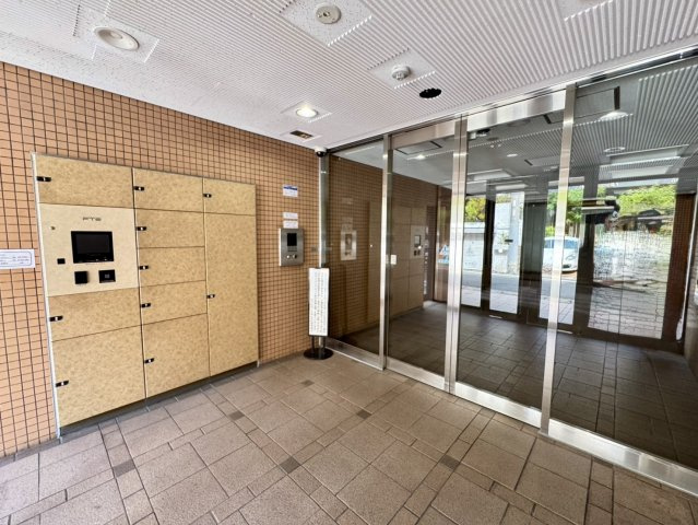 宅配ボックス完備　留守でも深夜でも、いつでも荷物を受け取れる安心の暮らし