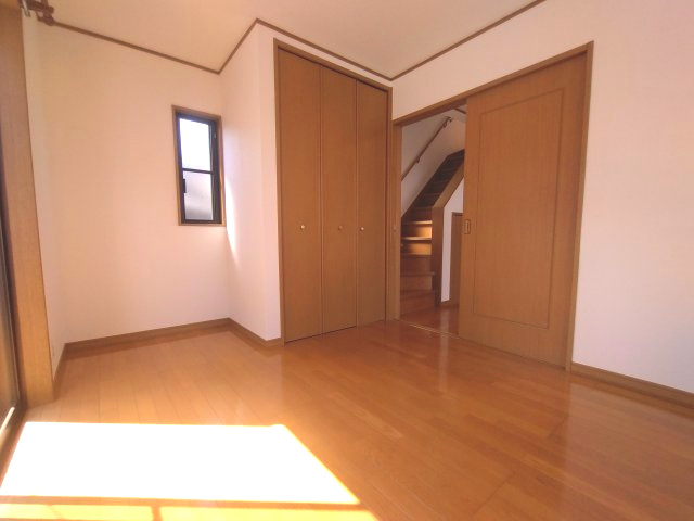 1階洋室　約5.5帖です。