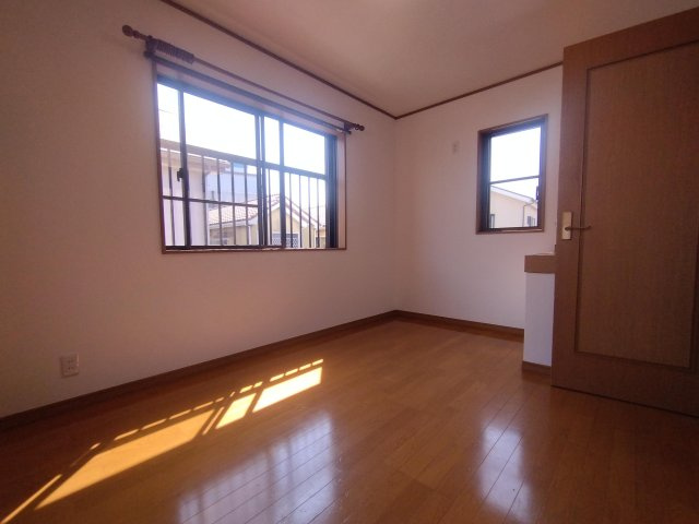 三面採光で風通し良好♪明るいですね♪