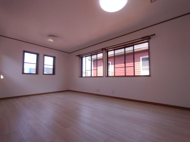 広さがあり、大き目のベッドも設置可能です。