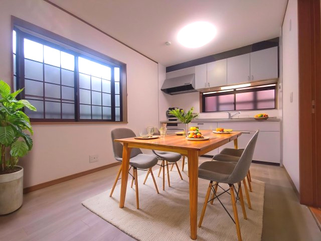 本画像はCGで作成しており、実際に現地に　家具は置かれておりません。また、価格に　家具は含まれておりません。