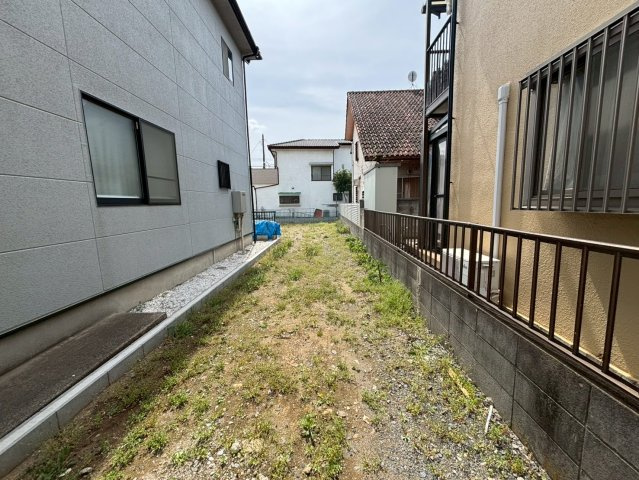 建築条件なし・お好きなハウスメーカーで建築可能です。前面道路6ｍで駐車もラクラク。