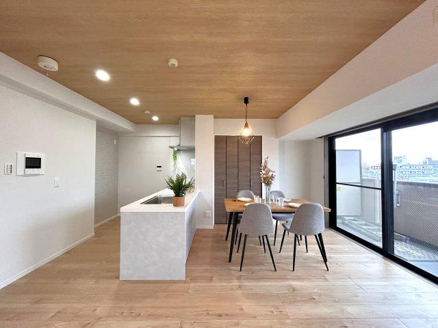 ☆Living　Room☆家族のそばで自分時間を愉しめるひとつ上の舞台。　大切な家族が集まるからこそこだわりたいＬＤＫ。