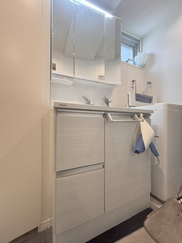 洗面台/3面鏡で身支度に便利です！