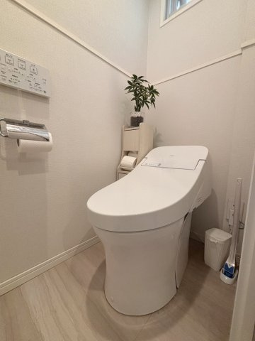 トイレ/温水洗浄機能付き