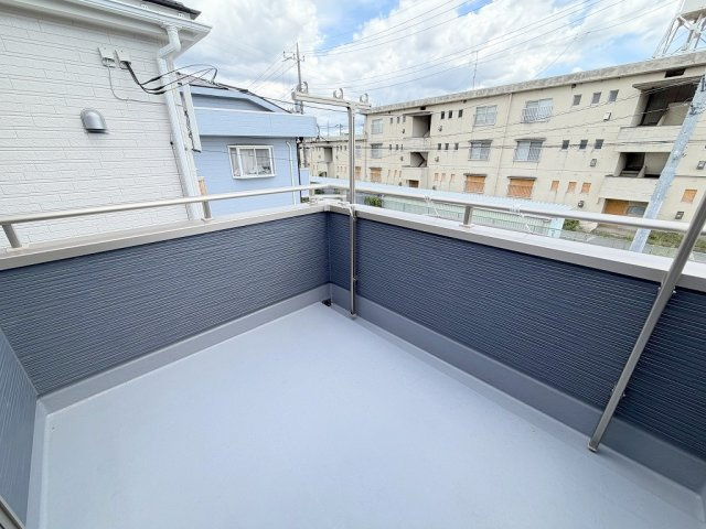 南向きのワイドバルコニーにて陽当り良好