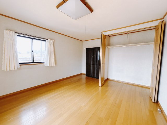 ■2階洋室｜2階各居室には収納をご用意しています♪常にお部屋を綺麗に保てます！小さなお子様も自然とお片付けができるようになるのでうれしいですよね！