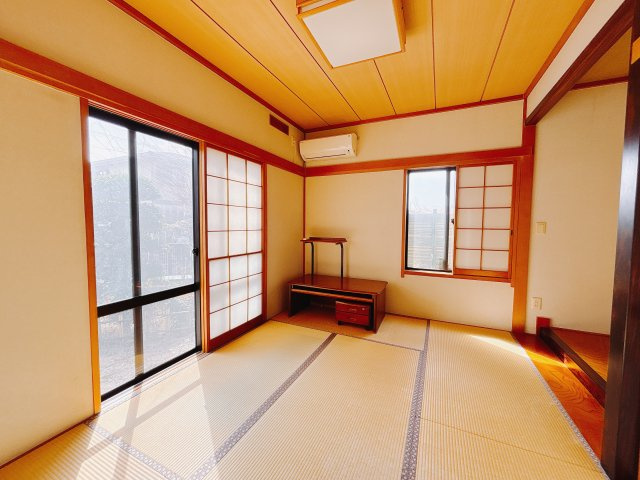 ■1階和室｜和室を書斎にしたり、冬にはコタツを敷いて家族みんなで年越しをするのもいいですね。家族みんなのお気に入りの空間になります♪