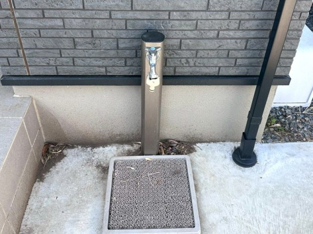狭山市大字笹井　中古戸建　玄関脇　外水栓