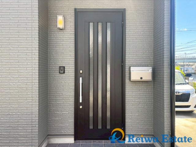 買物施設や総合病院が徒歩圏内に揃い万が一にも備えられます。