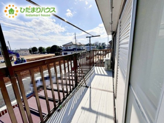 広々としたバルコニーは、大量の洗濯物を干しても余裕！お布団だって、家族全員分をいっきに干せますね(^O^)