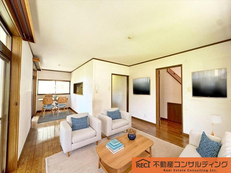 対面キッチンで家族との会話も楽しめます